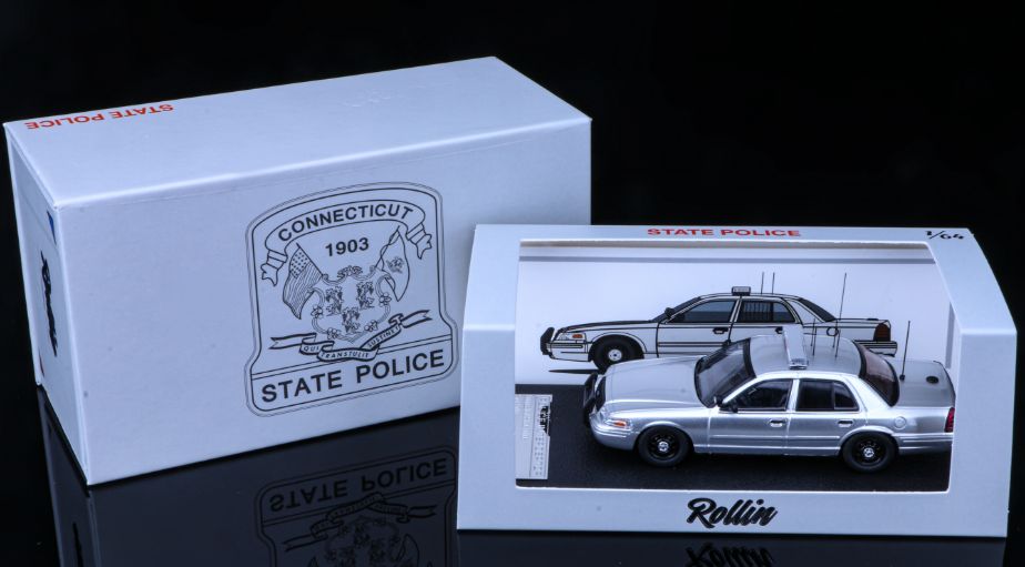 1/64 Connecticut State Police Ford Crown Victoria (with gift box)