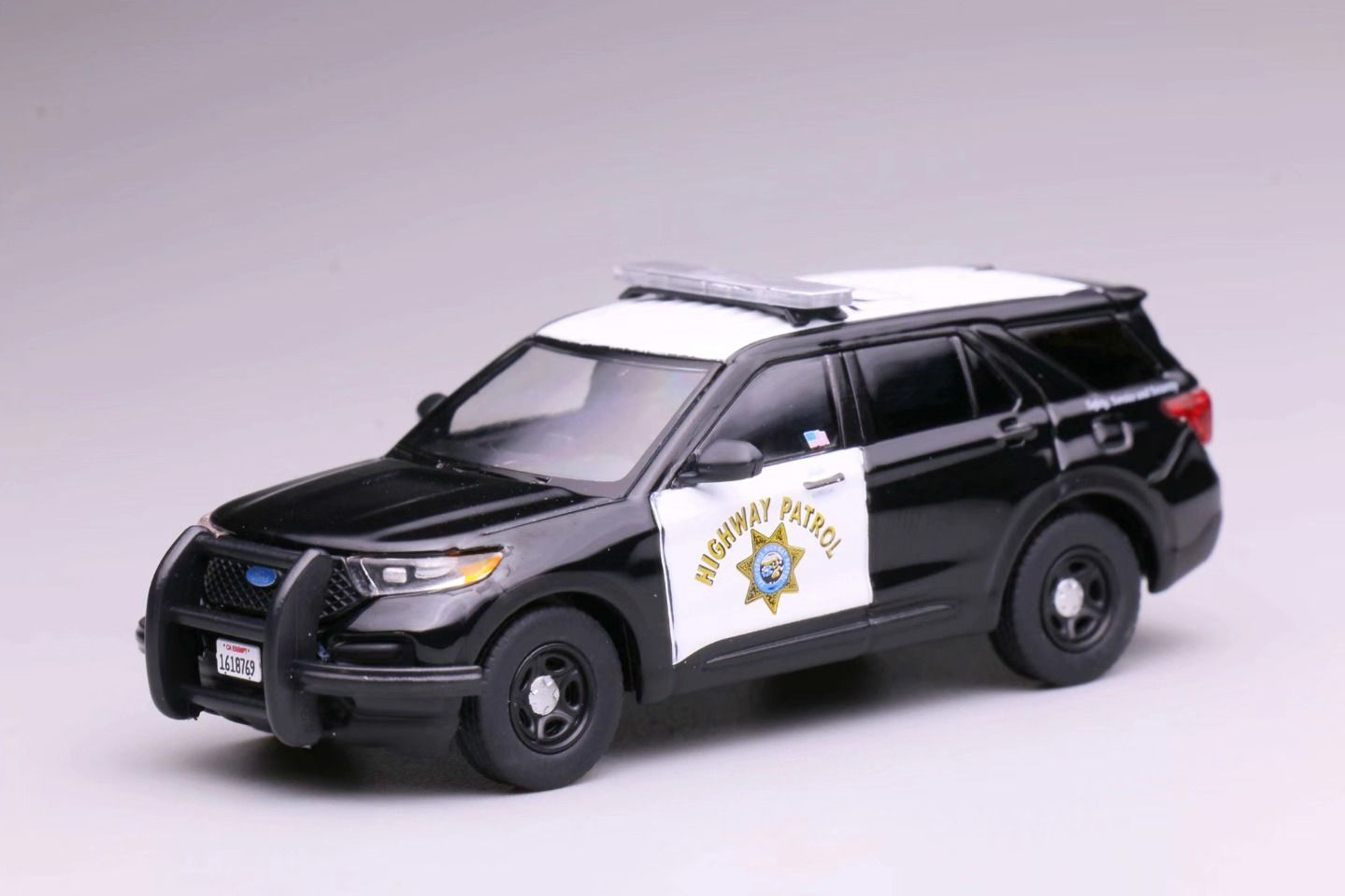 1/64 California Highway Patrol Ford Police Interceptor Utility