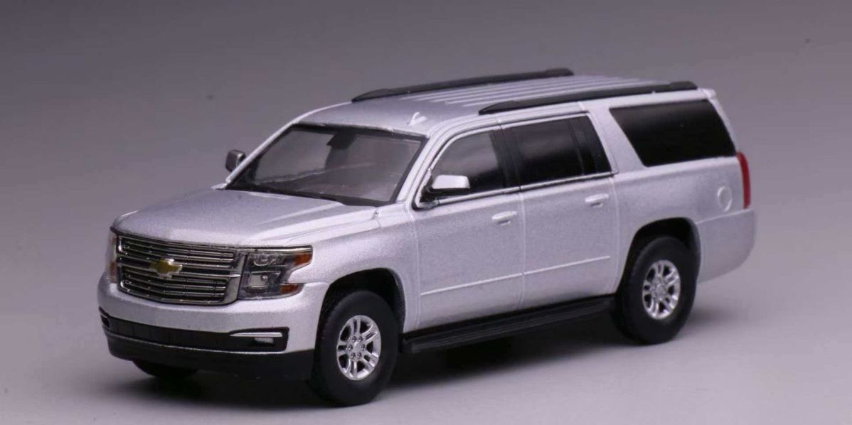 1/64 Chevrolet Suburban - Silver