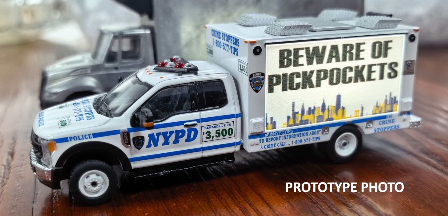 1/64 NYPD Ford F-550 Electronic Billboard Truck - battery operated - billboard lights up