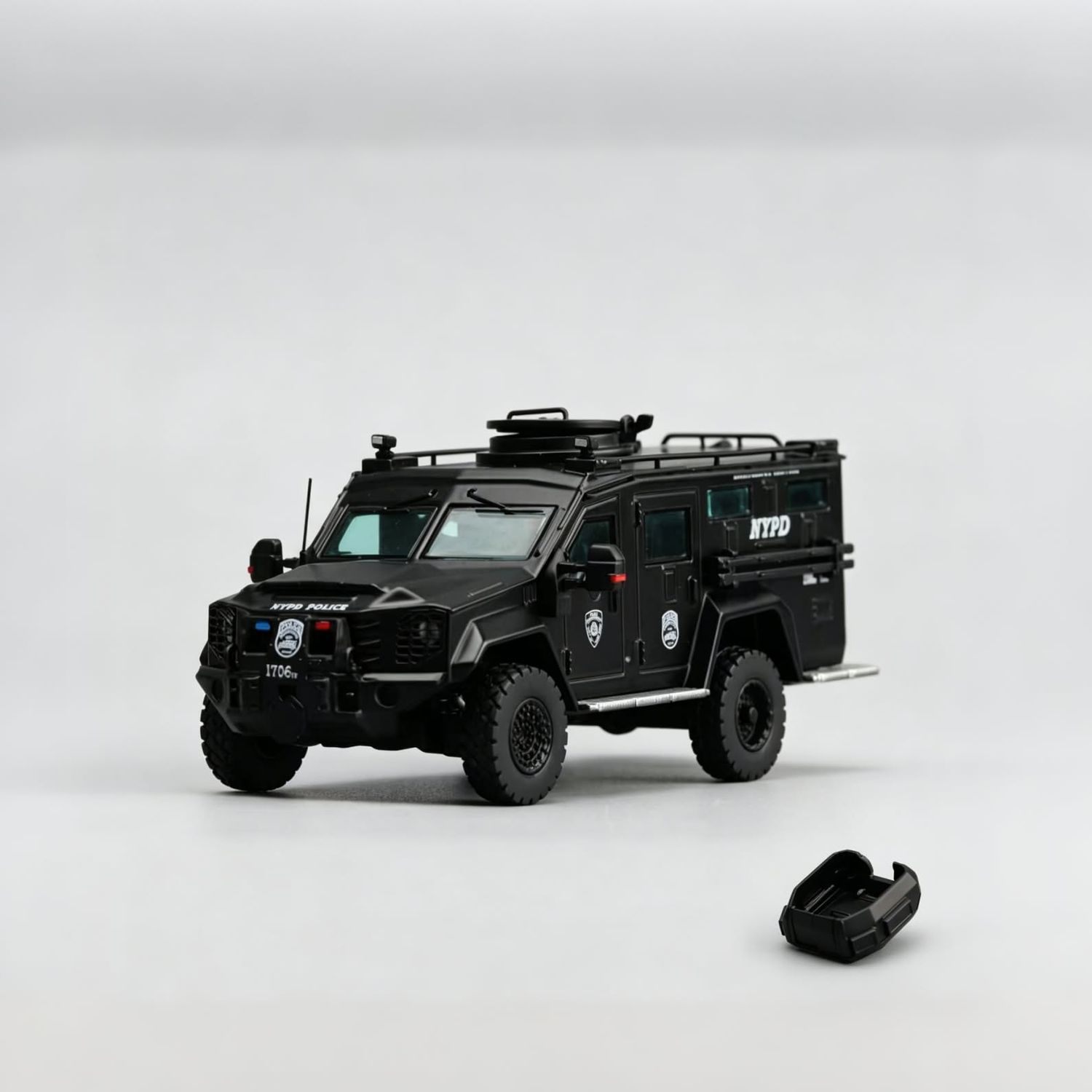 1/64 NYPD Emergency Service Unit Lenco Bearcat G3 - METAL body and chassis