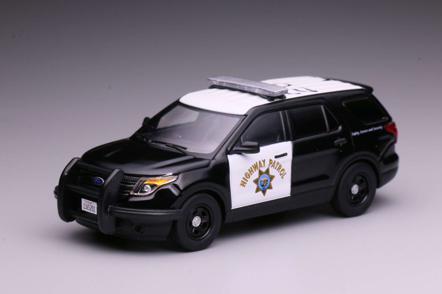 1/64 California Highway Patrol Ford Police Interceptor Utility