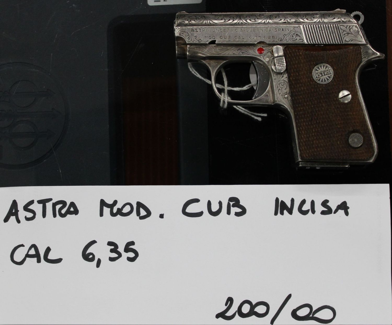 ASTRA MOD. CUB INCISA CAL. 6.35 BROW. a 200,00€