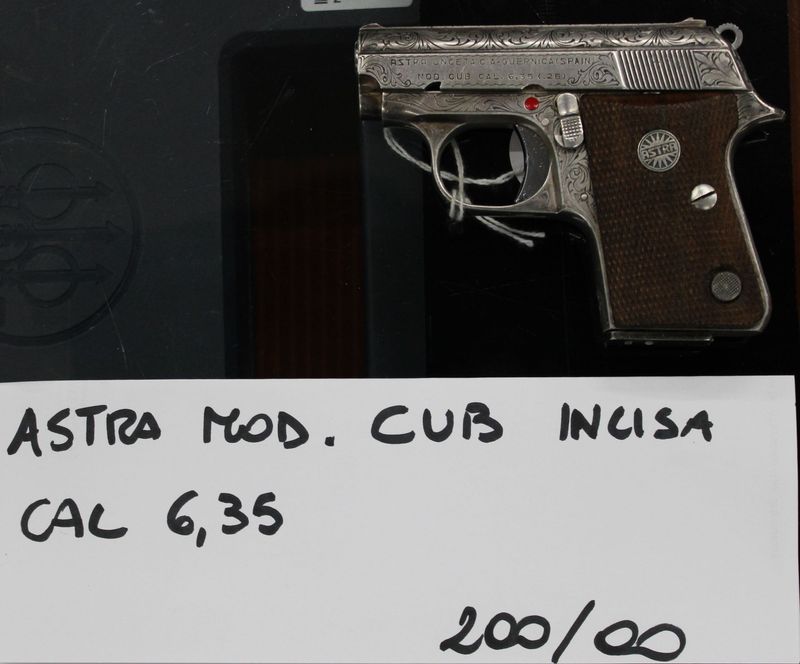 ASTRA MOD. CUB INCISA CAL. 6.35 BROW. a 200,00€