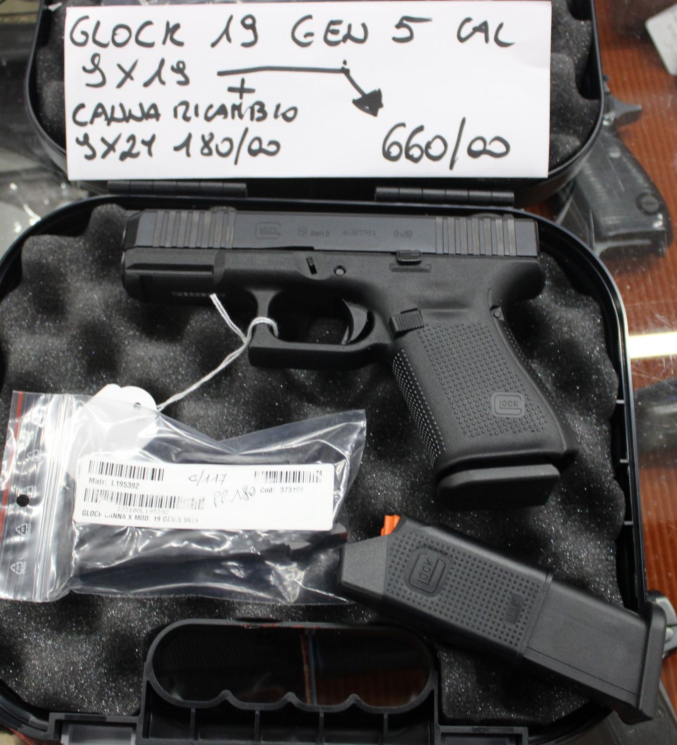 GLOCK 19 GEN 5 CAL 9X19 + CANNA DI RICAMBIO CAL 9X21