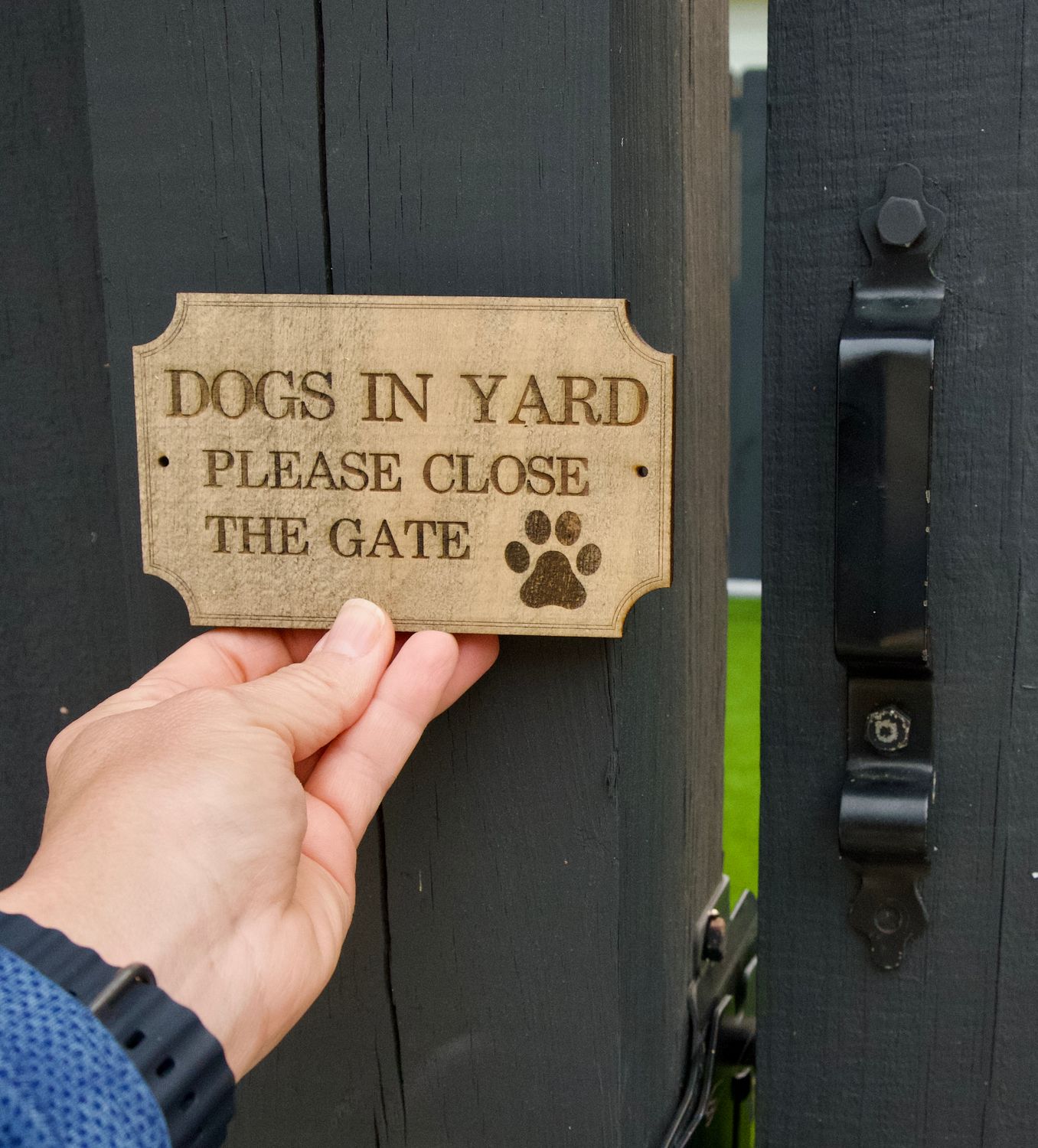 Dog in Yard Sign