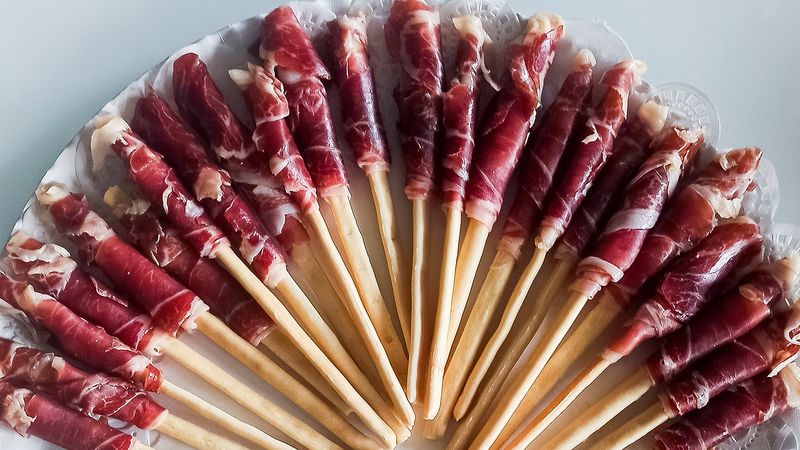 PALITO DE PAN envuelto con Jamón Ibérico