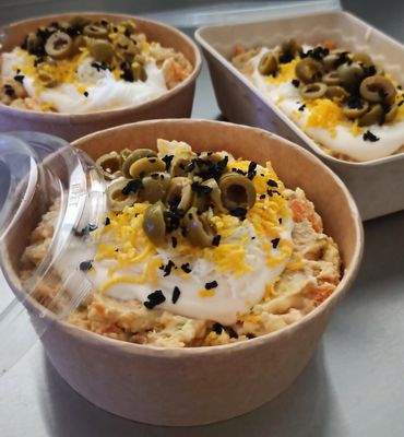 ENSALADILLA Tradicional de Atún y Huevo ENSALADILLA Tradicional de Atún y Huevo