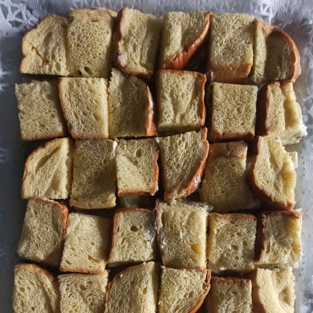 30 Mini-Vegetales en PAN BRIOCHE con ANCHOA y un toque picante / bandeja