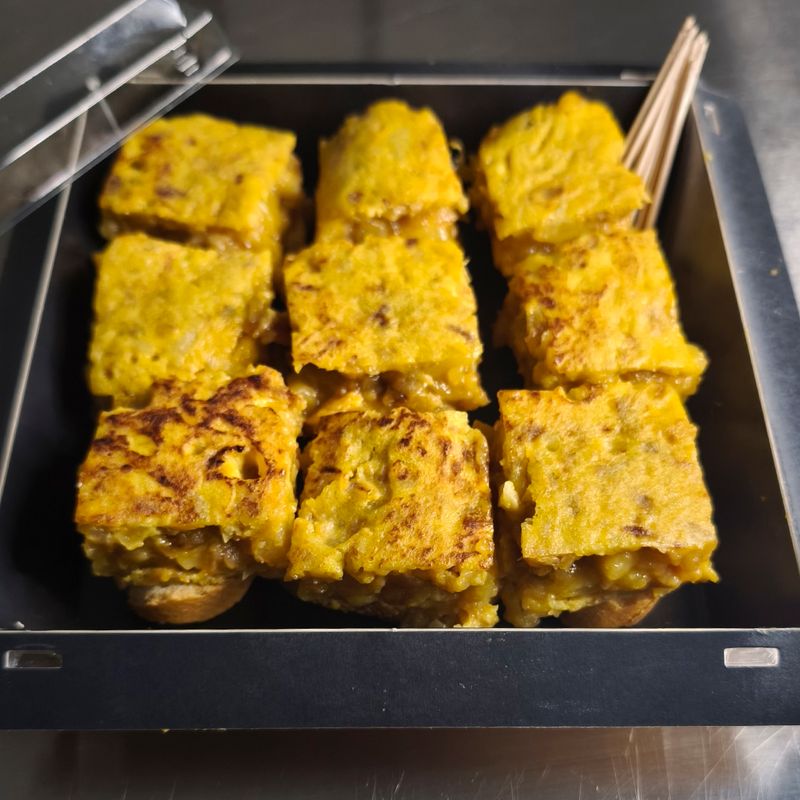 Pack Caja 9 pintxos de Tortilla con cebolla caramelizada