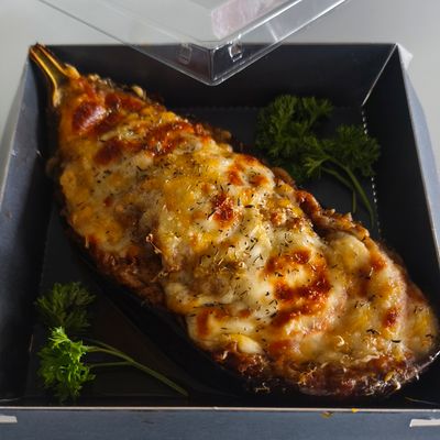 BERENJENA rellena de Carne y Verduras gratinadas BERENJENA rellena de Carne y Verduras gratinadas