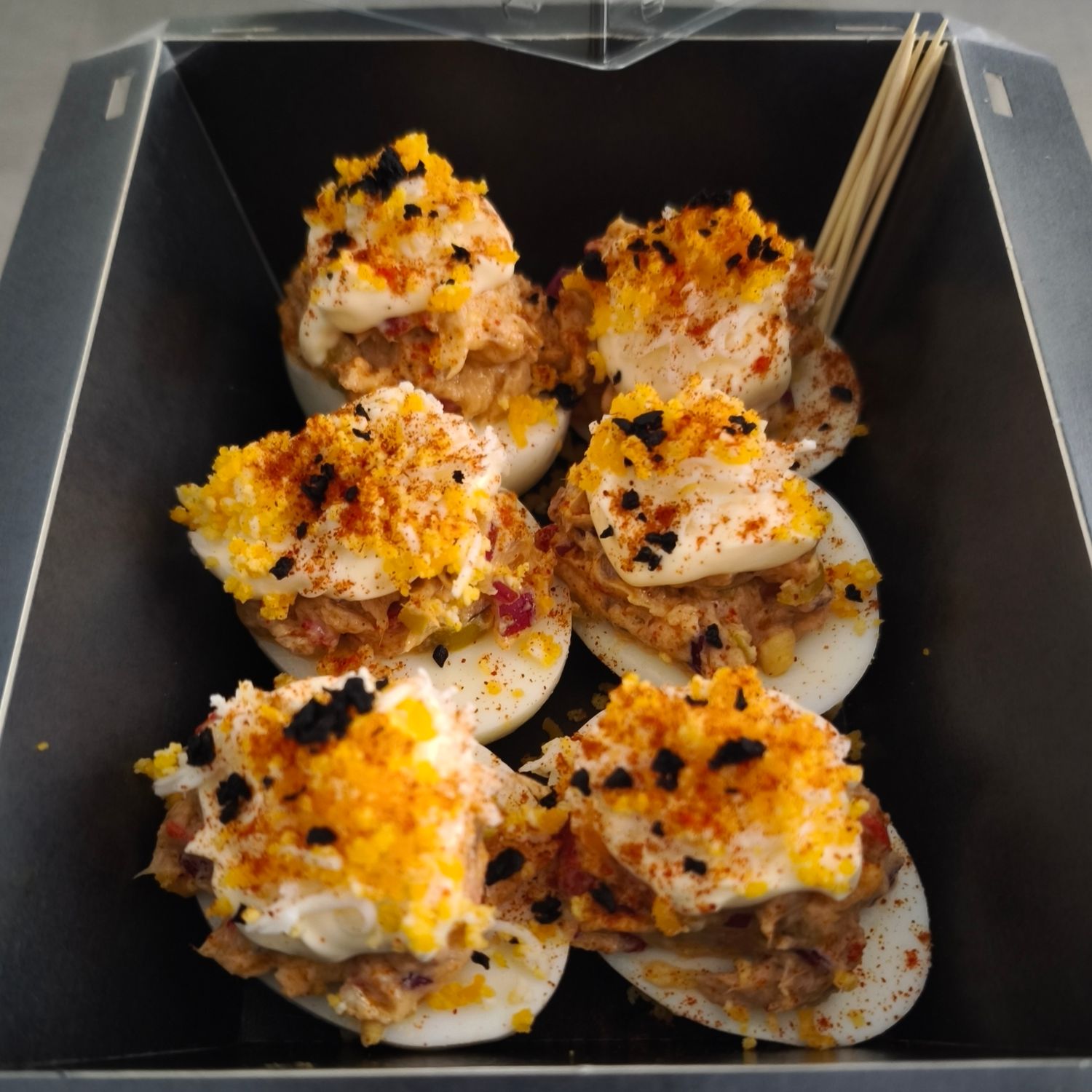 Pack Caja 6 huevos rellenos de Atún Pack Caja 6 huevos rellenos de Atún