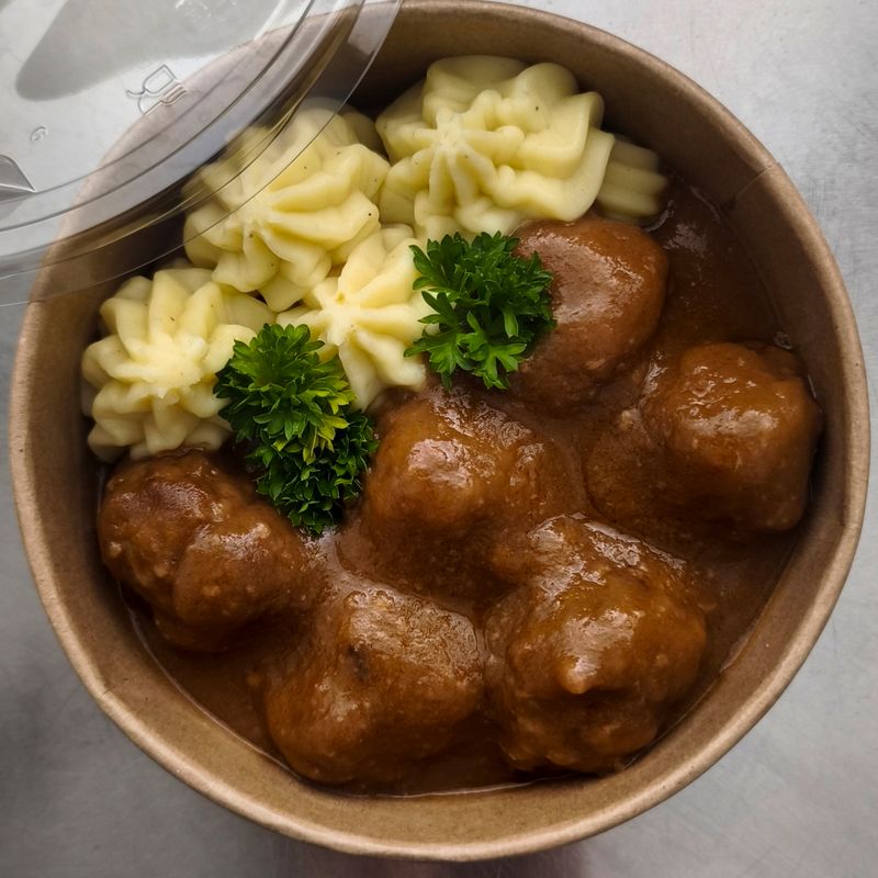 ALBÓNDIGAS en Salsa Española y parmentier de patata