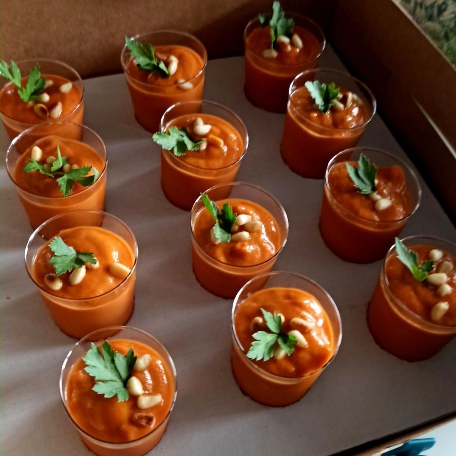 Caja de 12 vasitos: CREMA de PIMIENTO ROJO con Toque Hindú