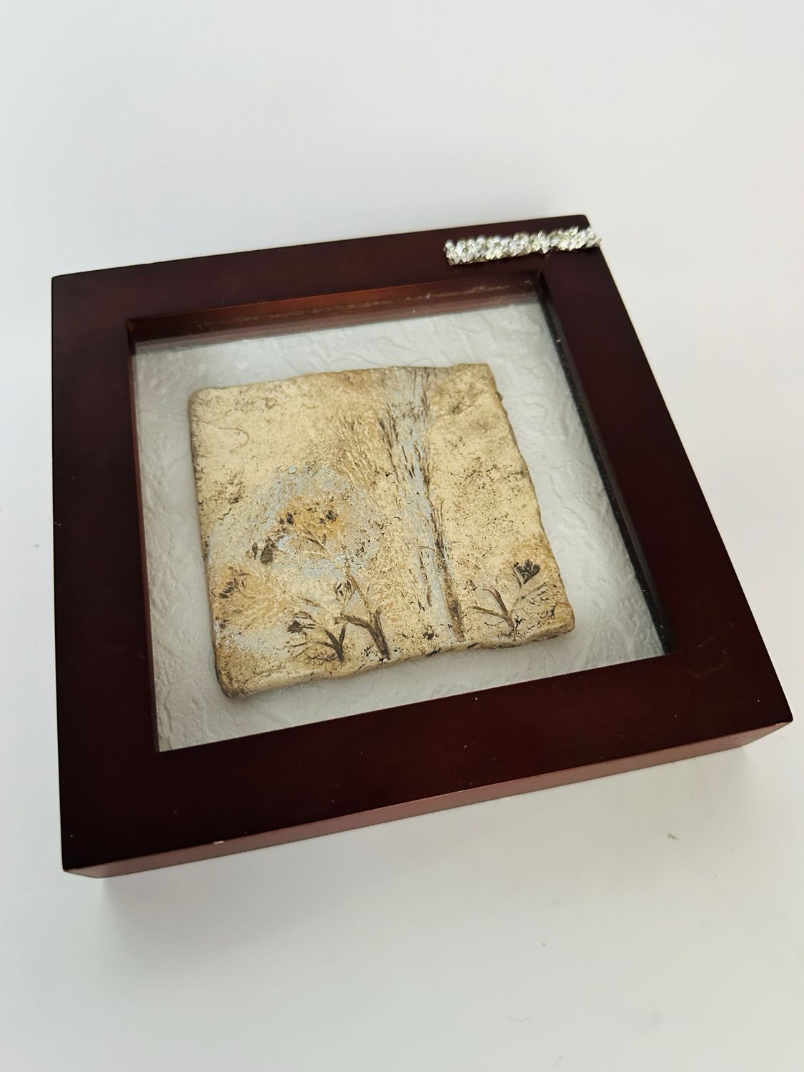 Tonbild hinter Glas mit Holzrahmen 16x16cm