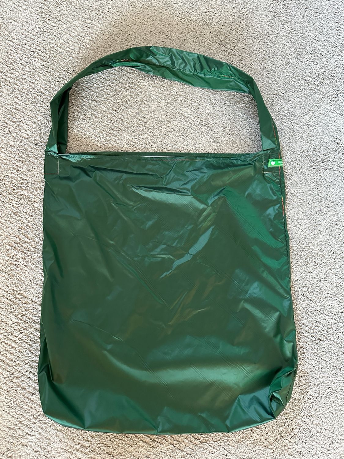 Tasche lightweight dunkelgrün glänzend