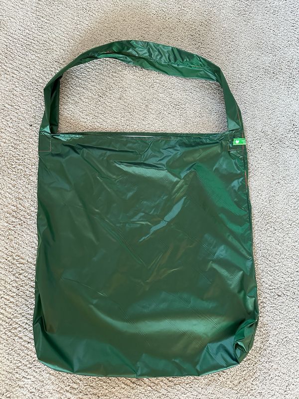Tasche lightweight dunkelgrün glänzend