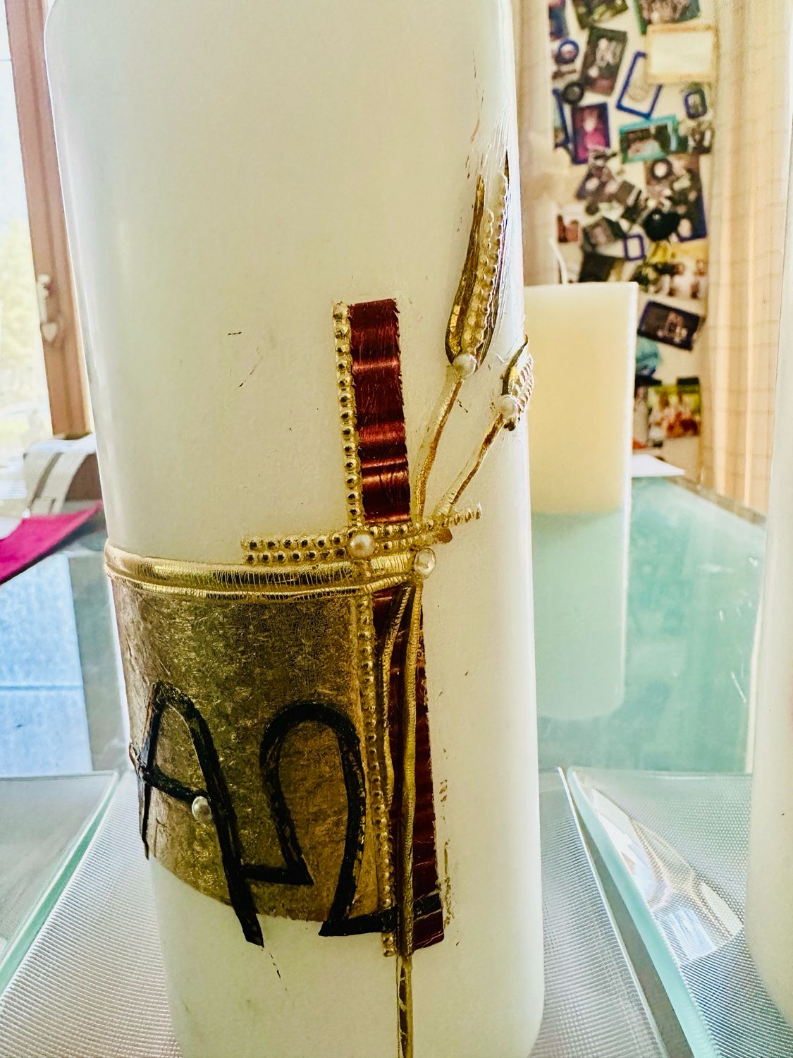 Trauerkerze Blattwachs gold/rot, Kreuz und Ähren, Alpha/Omega, mit Perlen und Kristallen