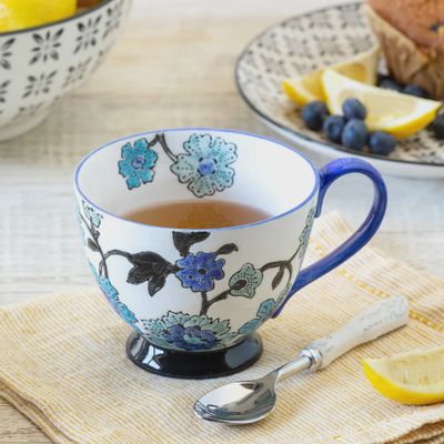 Periwinkle Vine Pattern Cup