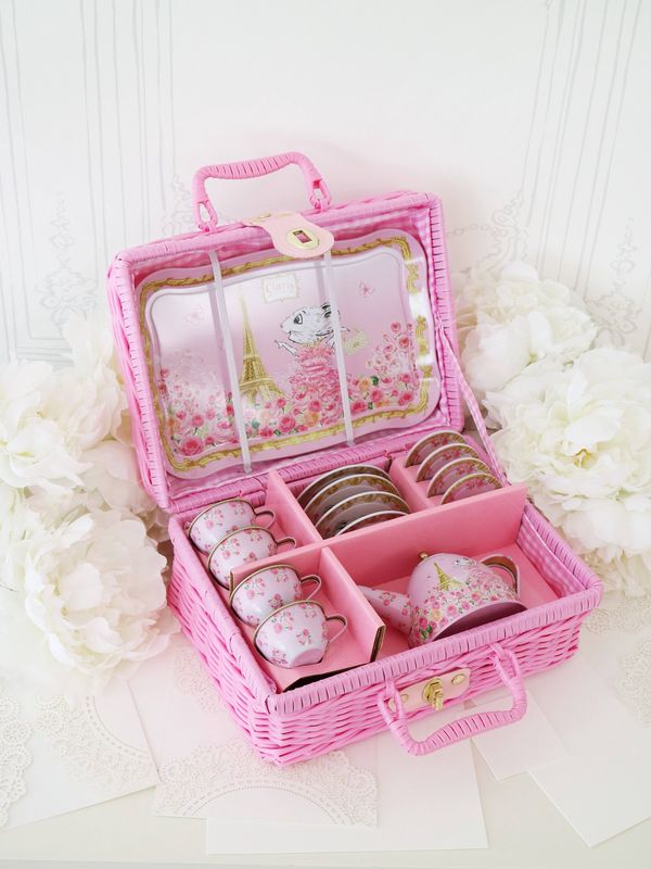 Claris The Chicest Mouse In Paris Picnic Basket Tea Set
