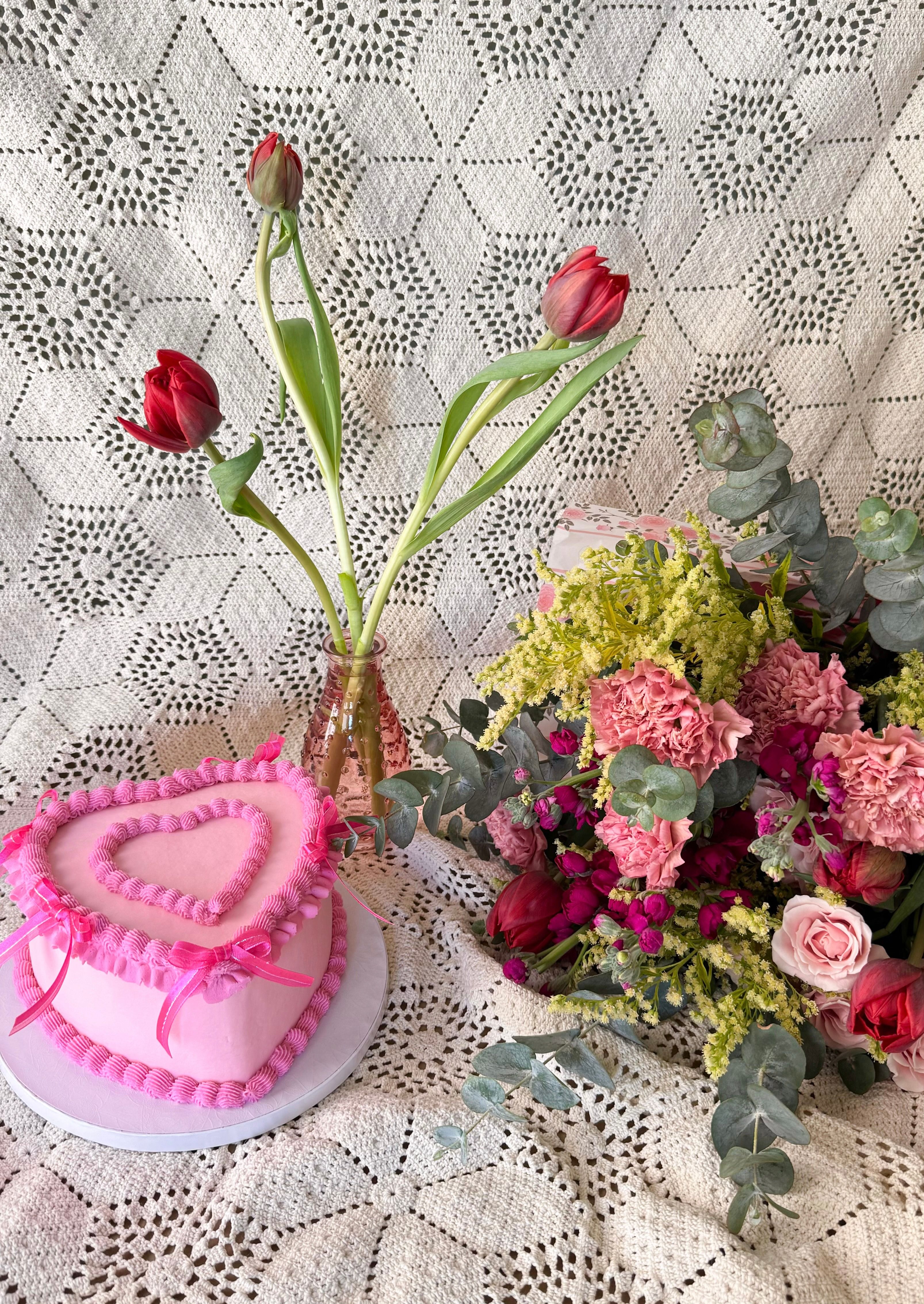 Heart Cake + Flower Bouquet Combo