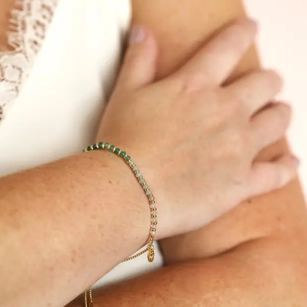 Green Ombre Adjustable Stone Bracelet