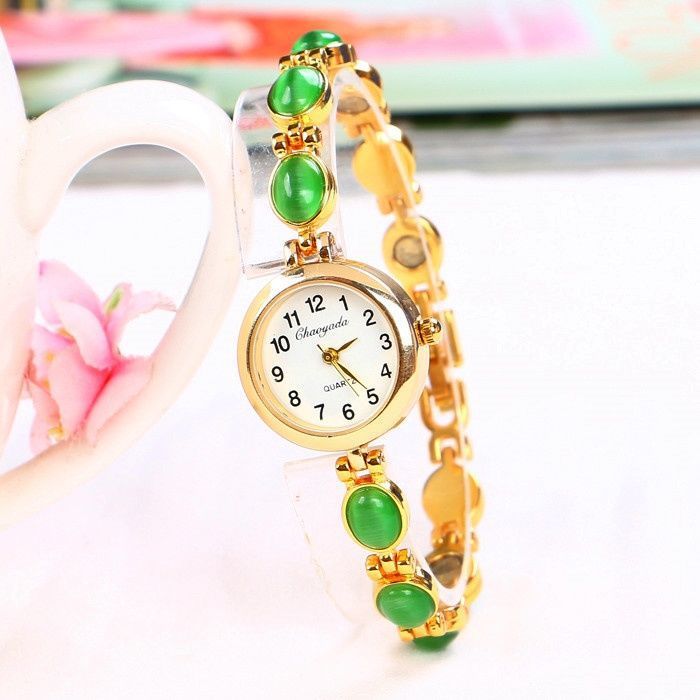 Cross-border Hot Diamond Watch Small Tassel Bracelet Watch Fashion Women&amp;#039;s Watch Rhinestone Quartz Watch, Color: Green stone white surface with full numbers