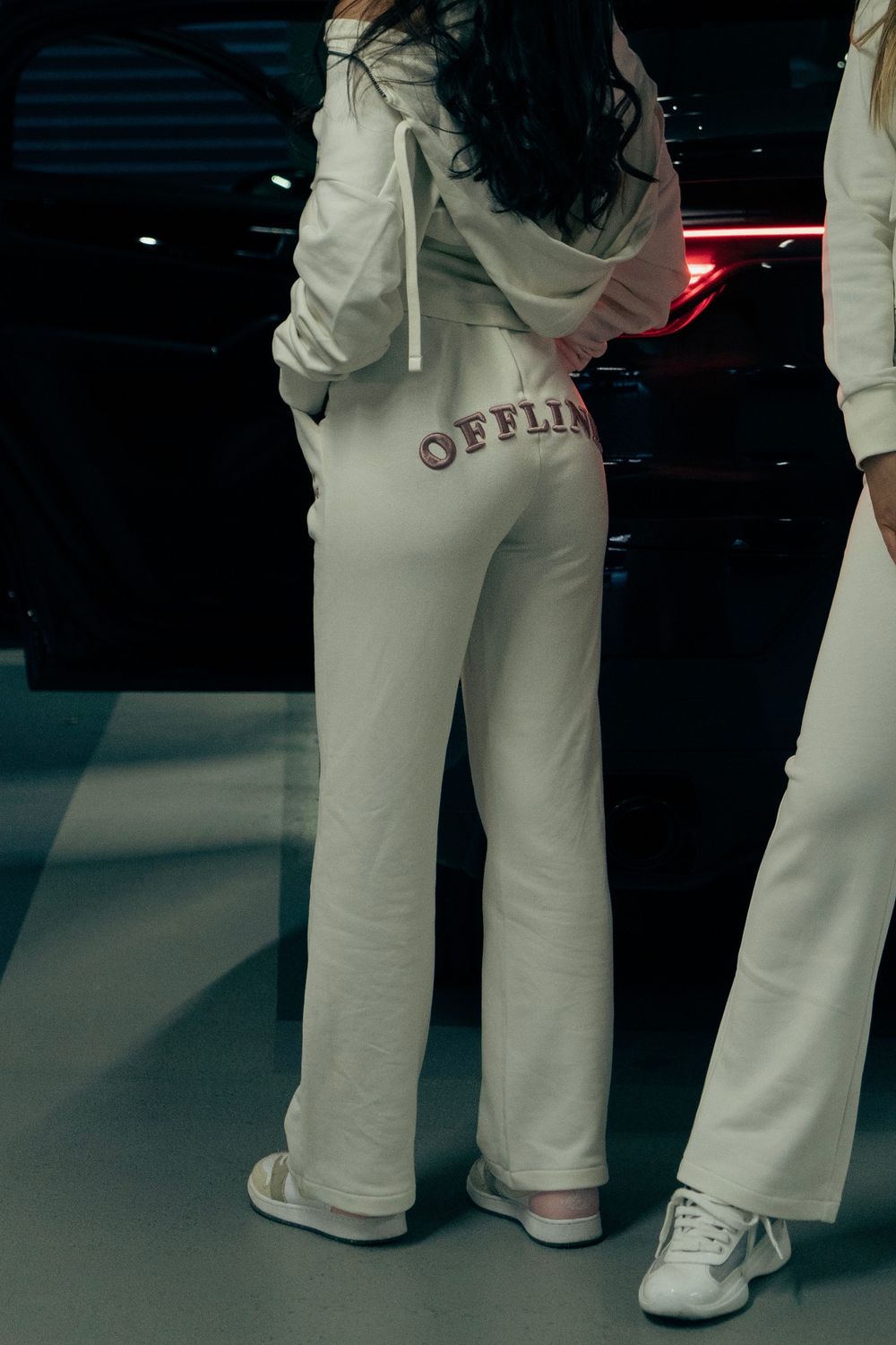 The OFF LADY FLARE Jogger IVORY- ROSE