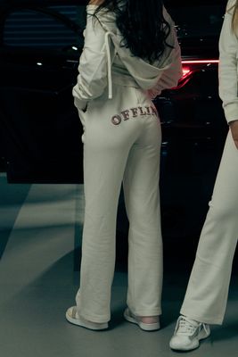 The OFF LADY FLARE Jogger IVORY- ROSE