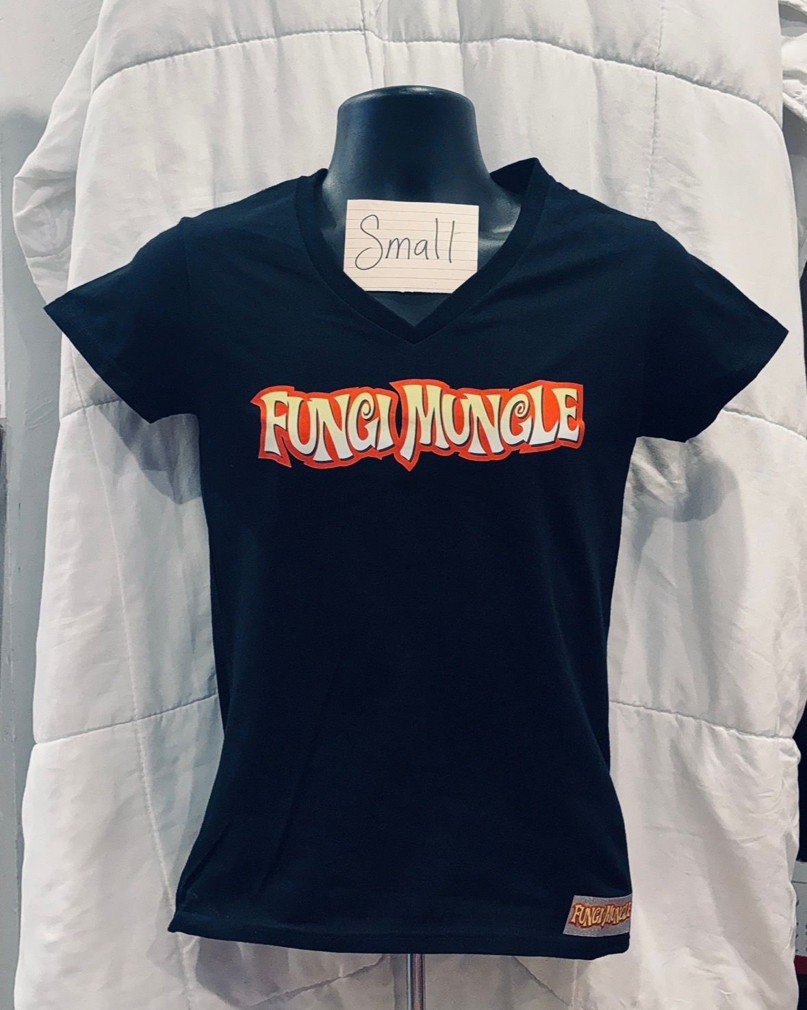 SIR Backdrop Black Small Ladies V-Neck