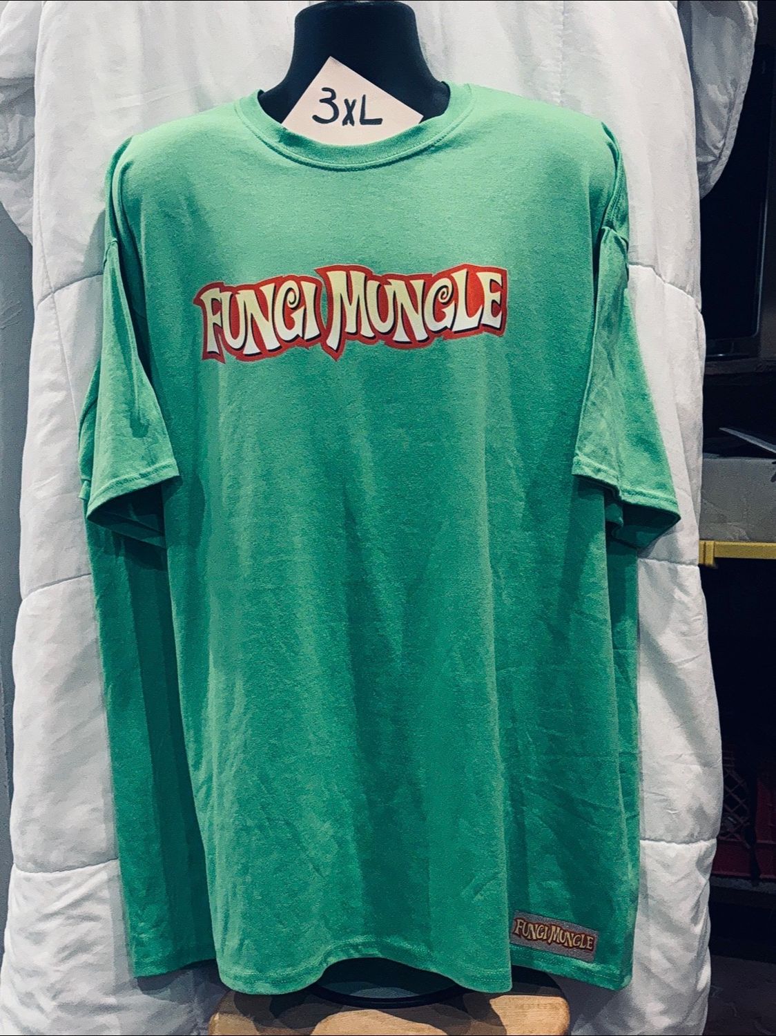 3XLarge Unisex Green Backdrop - stock