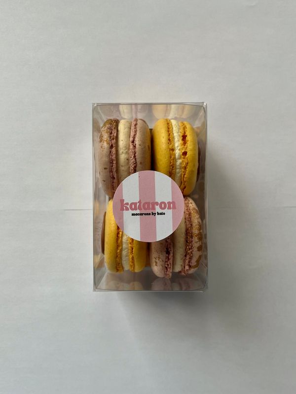 Pécan en kalamansi - melk chocolade - Doosje van 4 macarons