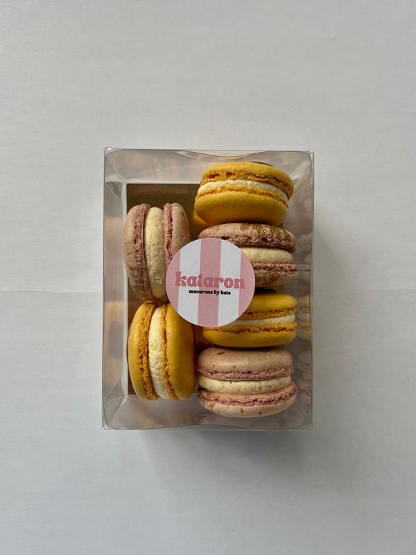 Pécan en kalamansi - melk chocolade - Doosje van 6 macarons