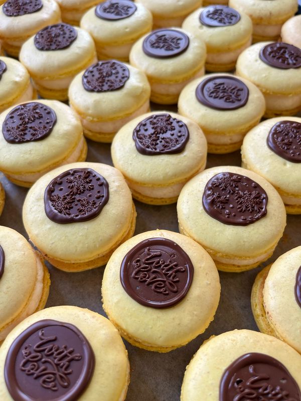 Advocaat met pure chocolade - doosje van 4 macarons