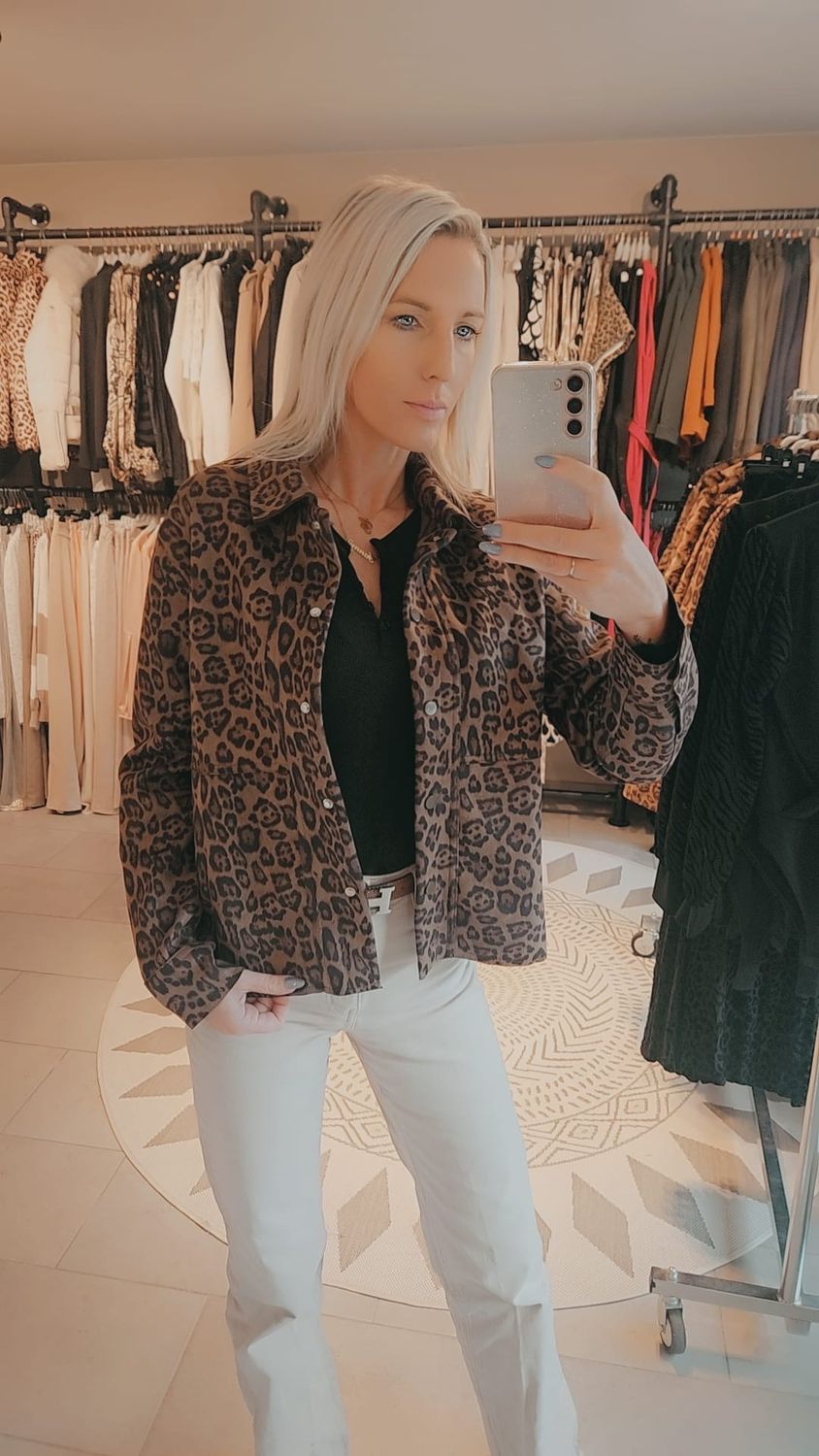 Leopard daim jas