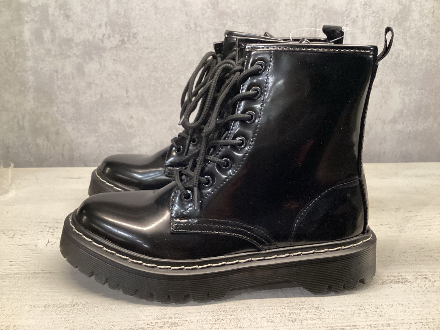 Boots - lak