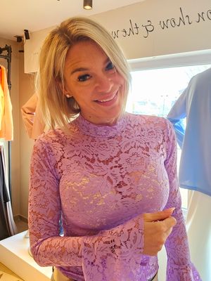 Izzy Lace top