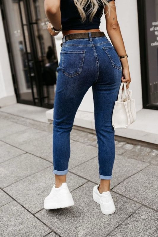 Estee Brown - Mom fit