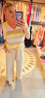 Pull striped geel