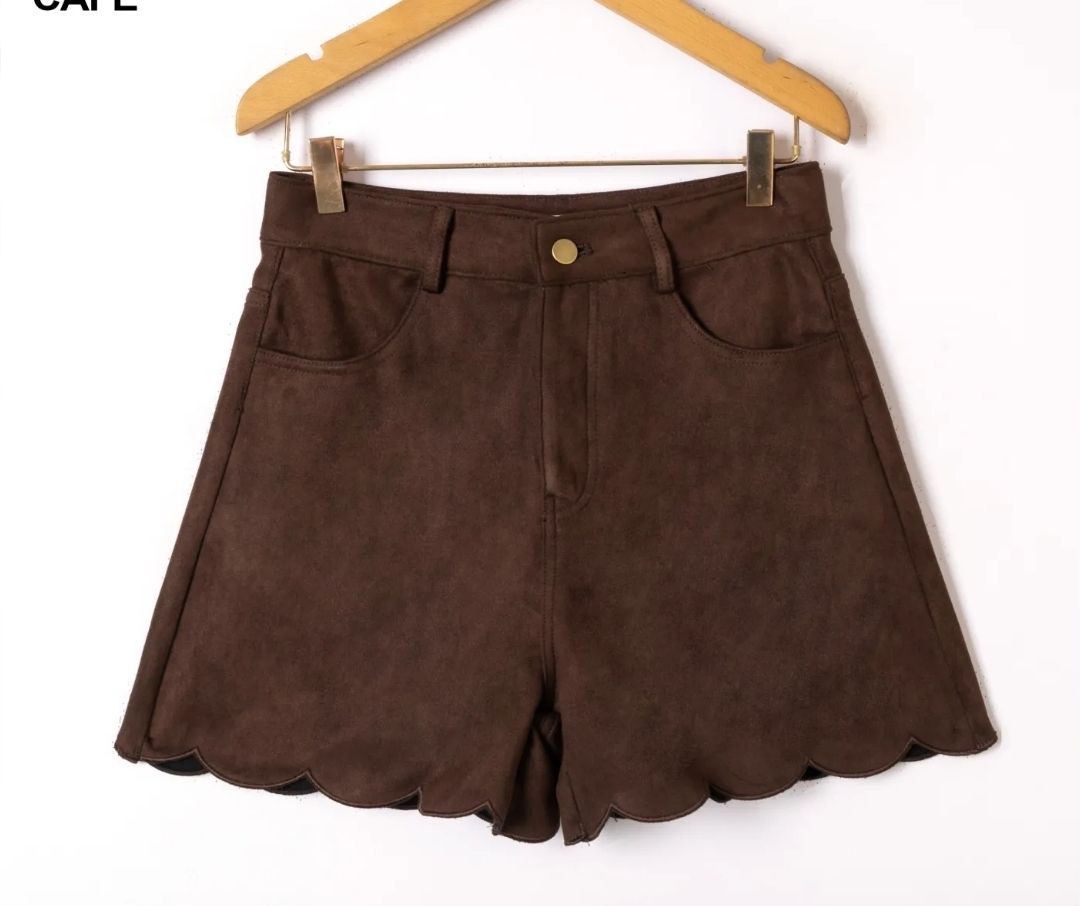 Short Axelle