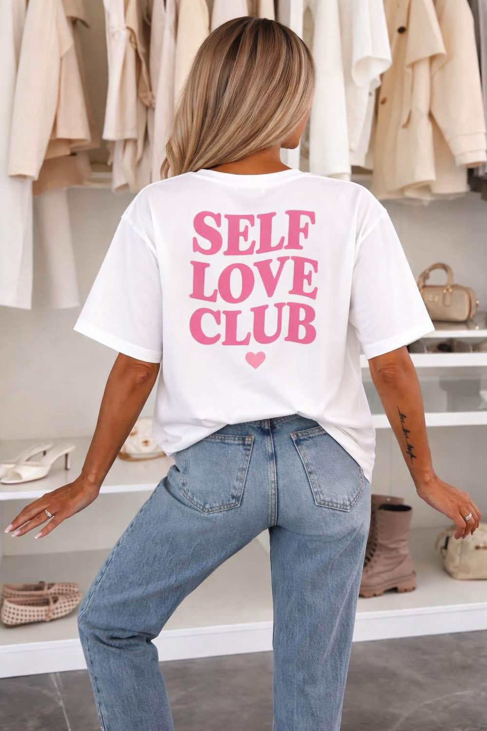 T - shirt Self love club