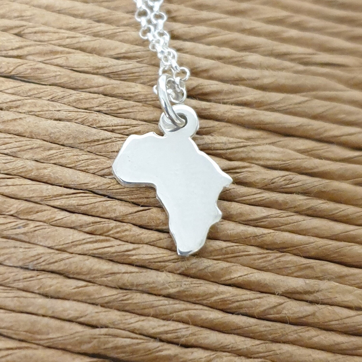 Africa Small pendant and necklace, CHAIN SIZE: 45cm