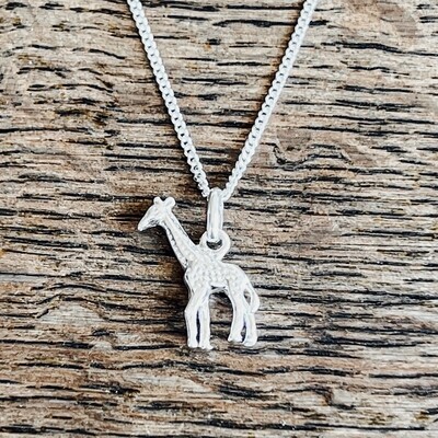 Giraffe pendant and necklace