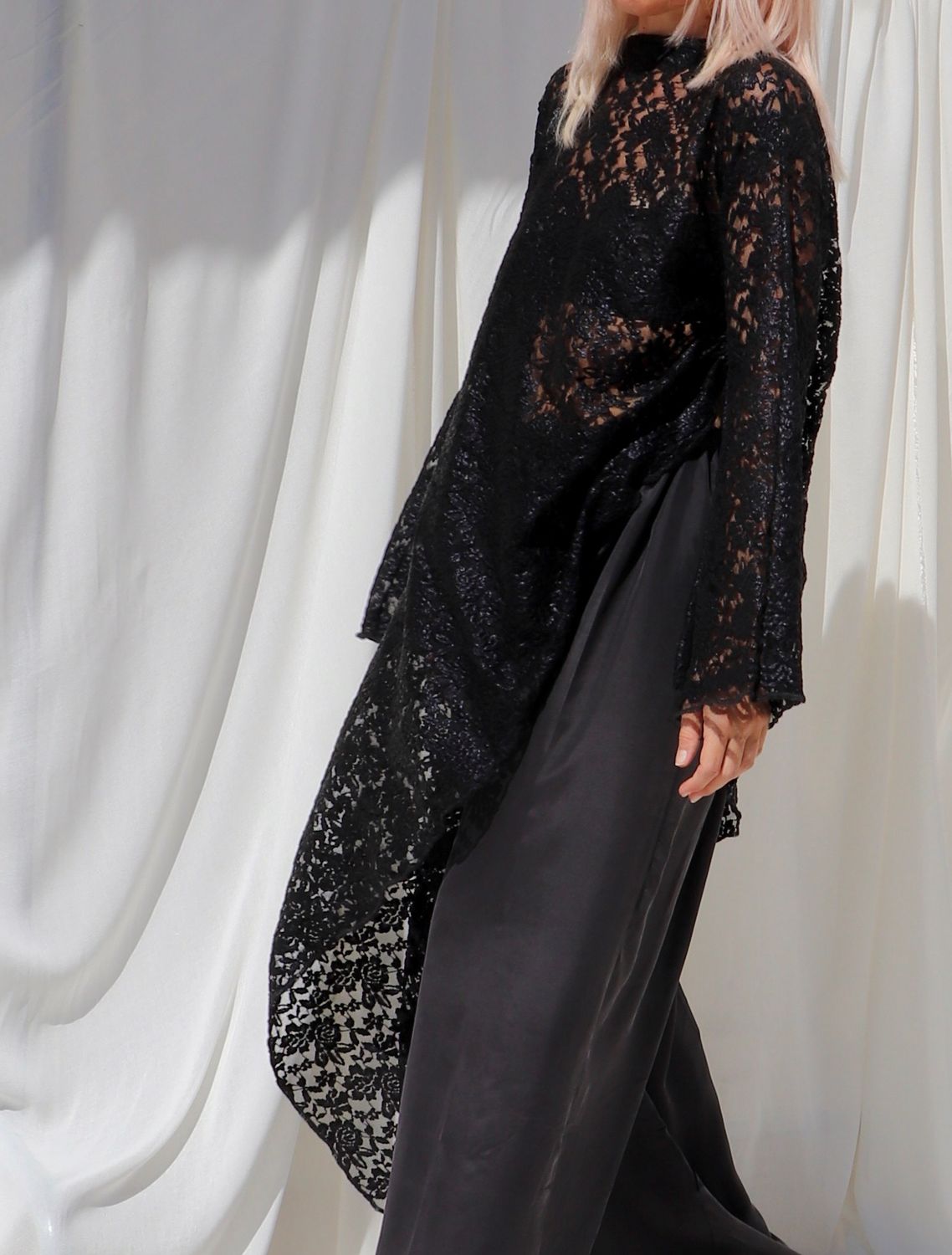Maxi blusa asimmetrica/ pizzo elastico nero
