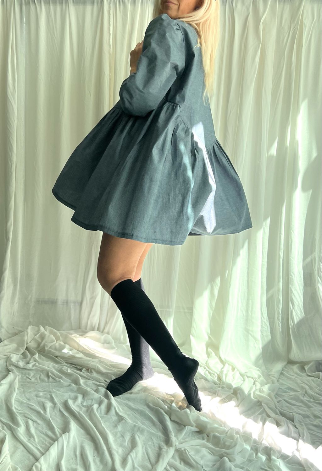 Abitino con corpino a V / azzurro simil denim