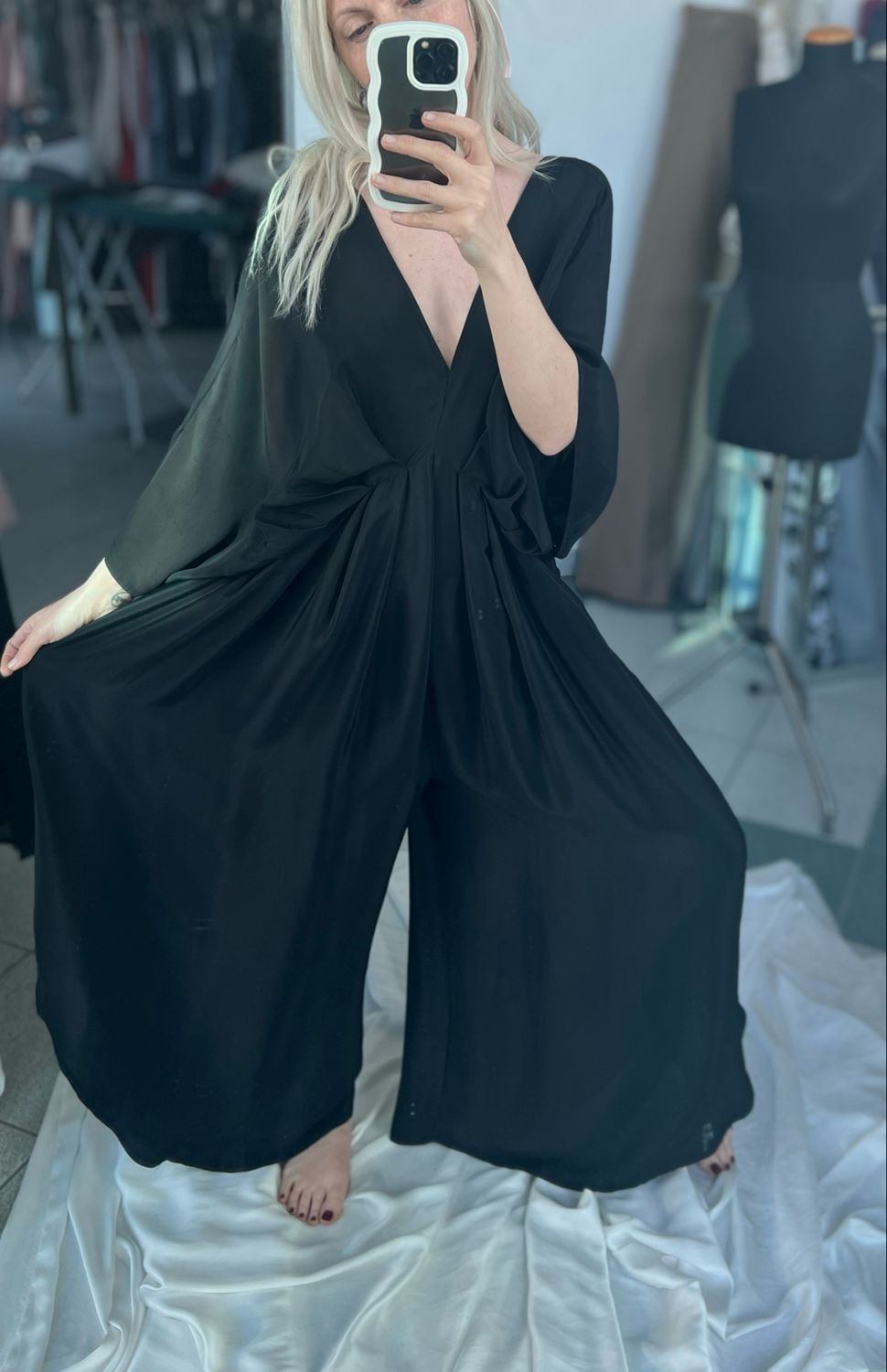 Maxi tuta a V/ Nero