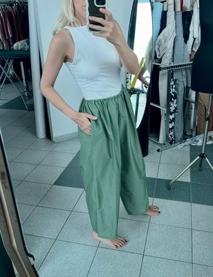 Pantalone morbido versione alla caviglia/ verde cotone