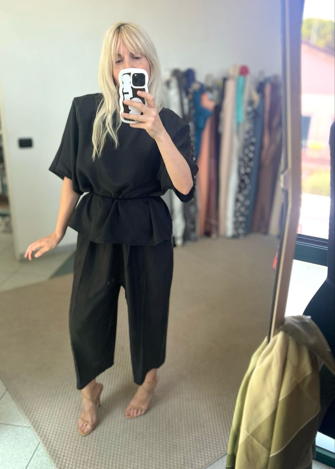 Versione alternativa con pantalone + Blusa cupro lavagna