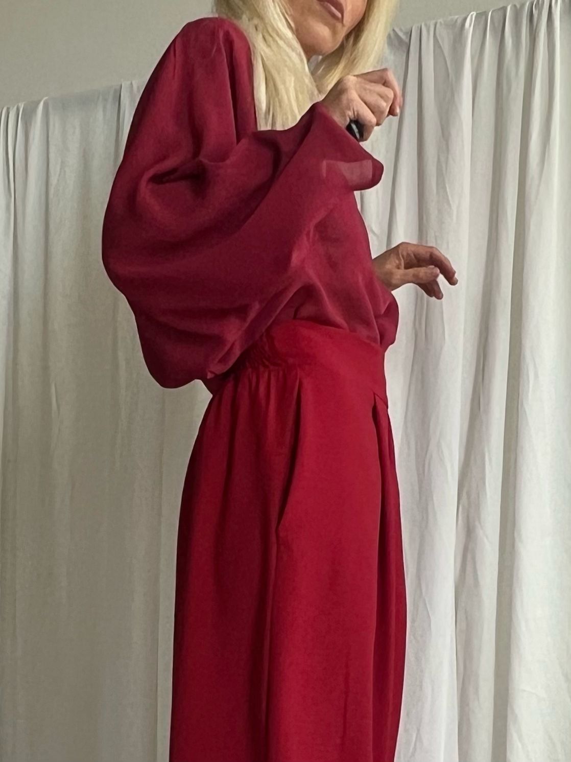 Pantalone con pinces ed elastico/ rosso caldo crèpe cady