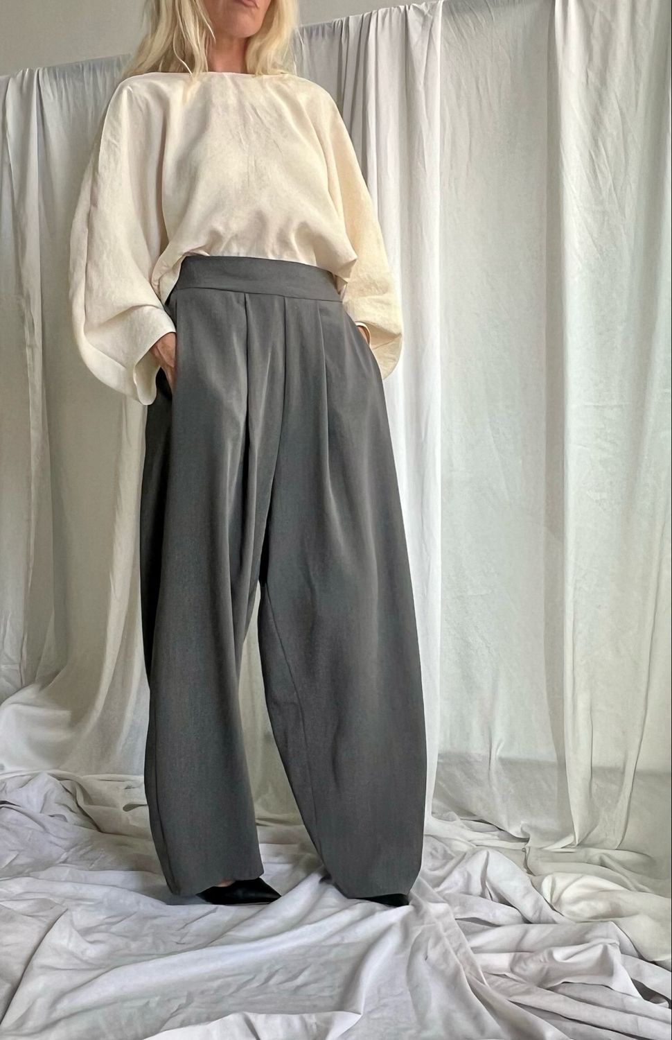 Pantalone con pinces ed elastico/ fresco lana grigio medio